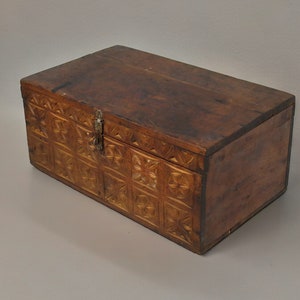 antique 19th century orient vintage cedar wood treasure Dowry Chest from Nuristan Afghanistan No:22/D