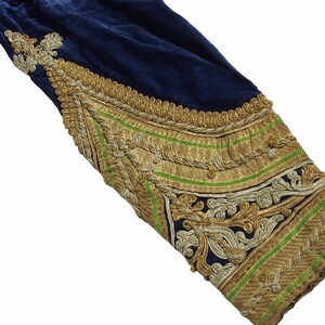 Antique Hazara Womens velvet gown, adorned with couched gold thread. image 7