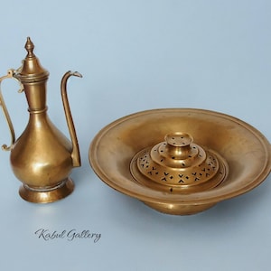 Ensemble de lavage antique russe en laiton Tula vers le 19ème siècle.