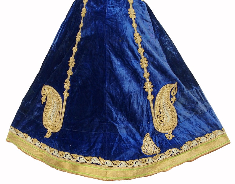 Antique Hazara Womens velvet gown, adorned with couched gold thread. image 6