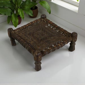42x42 cm antique 19th century orient vintage cedar wood stool from Nuristan Afghanistan / Swat Valley-Pakistan Nr-21/K
