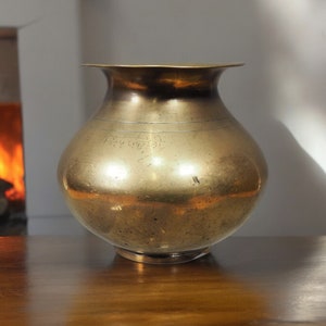 0,75 Liter antique solid Brass indian Vessel kalash Lota No: 22/4