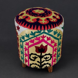 Vintage oriental luxurious Suzani stool chair stool seat cushion cushion stool pouf with antique Suzani upholstery Afghanistan 23/D