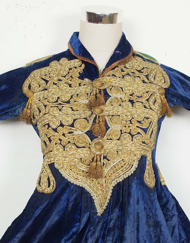 Antique Hazara Womens velvet gown, adorned with couched gold thread. image 5