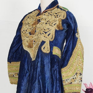 Antique Hazara Womens velvet gown, adorned with couched gold thread. image 4