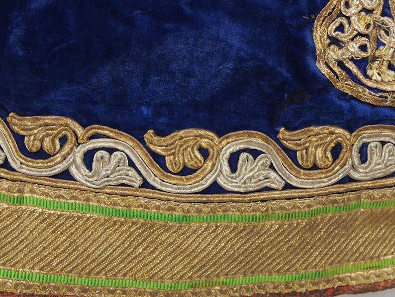 Antique Hazara Womens velvet gown, adorned with couched gold thread. image 9