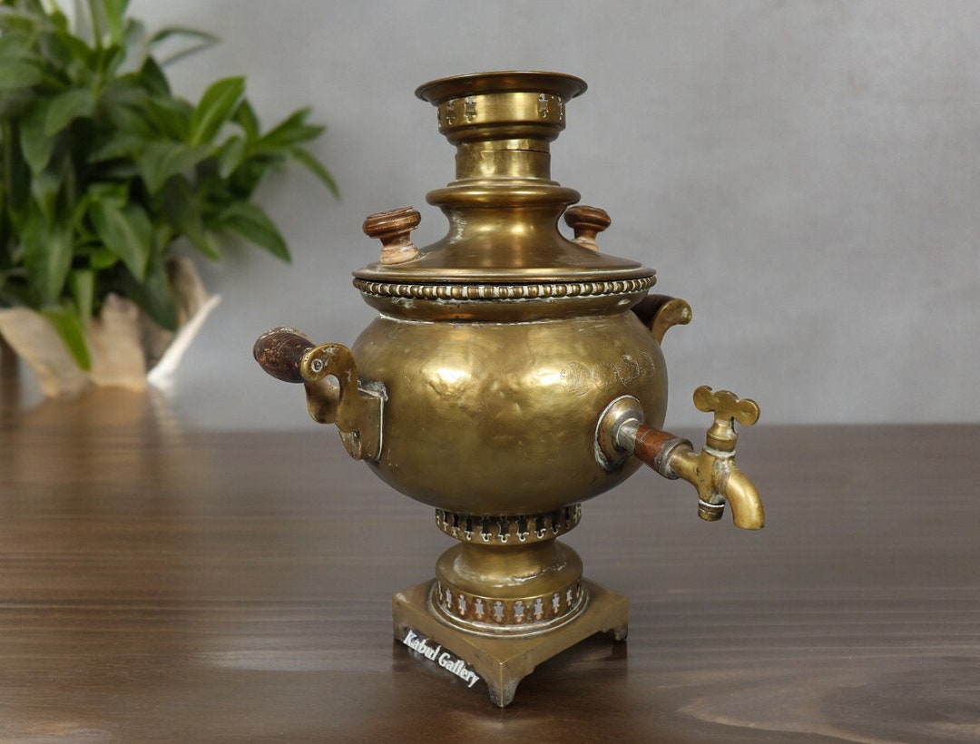 アンティークで希少なロシア製真鍮製丸型木炭サモワール、メダリオン4