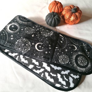 Oven Coven, Goth Oven Mitts, Goth oven gloves, Halloween, Goth Gloves, Gothic oven gloves, Goth Homeware, Kitchen Witch, Spooky gift