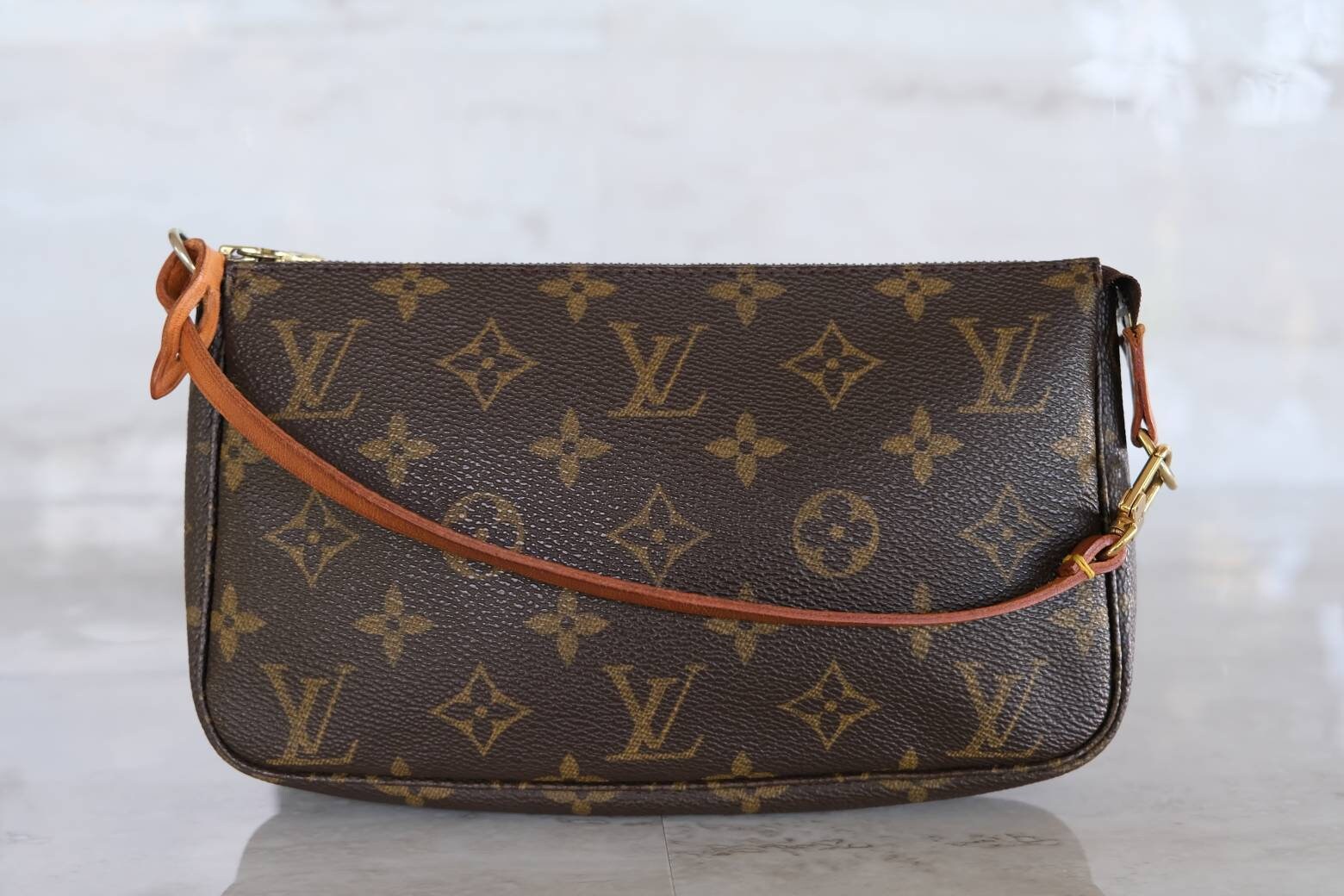 Louis Vuitton 2000's Chain Strap Y2k Pochette Shoulder Bag For