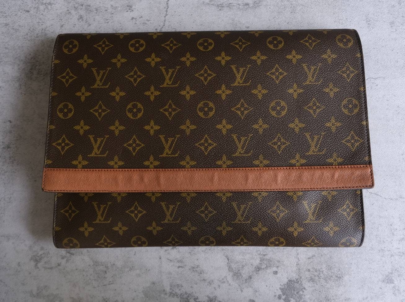 Louis Vuitton document holder in green leather