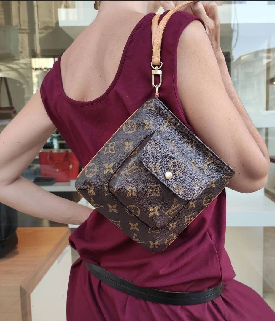 Louis Vuitton Monogram Partition Wristlet Pouch Bag