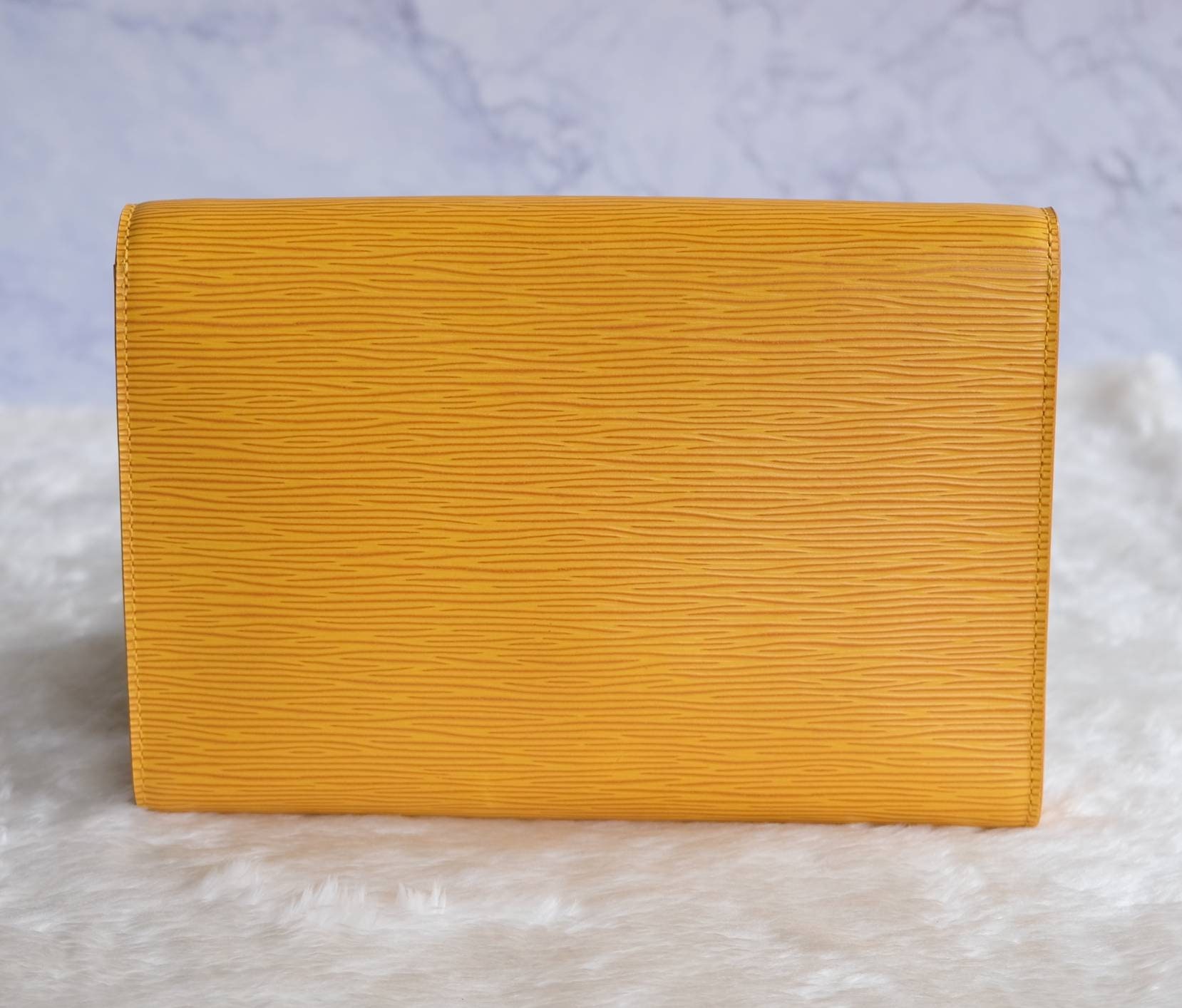 LOUIS VUITTON Arche Pochette Epi Leather Shoulder Bag Yellow