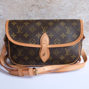 Louis Vuitton Monogram Sac Gibeciere PM ○ Labellov ○ Buy and Sell Authentic  Luxury