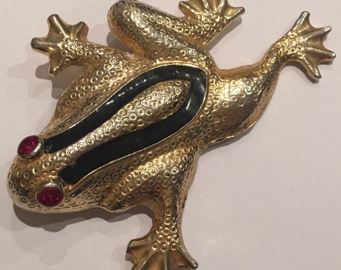 Vintage Frog Brooch, Gold Frog Brooch, Frog Jewellery, Large Frog Pin, Statement Frog, Frog Pin, Frog jewelry, fantastic statement piece.