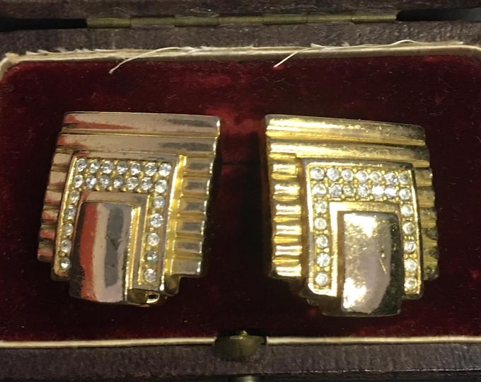 A wonderful pair of Vintage Christian Dior Earrings with fabulous rare design.