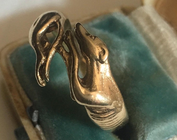 Vintage 9 Ct Gold Dog ring with divine craftsmanship, Gold Greyhound Ring, Rare Dog jewellery
