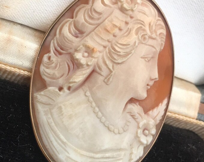 Vintage Cameo Brooch, 9 Ct Gold Cameo brooch, Cameo Pendant, Cameo jewellery, rare design piece.