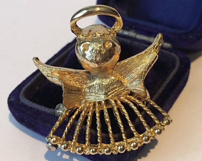 Vintage Angel brooch, Vintage Angel Brooch, Gold Cupid Pin, angel pin, Angel Jewellery, Cupid Jewellery, charming design.