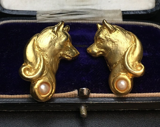 Vintage Dog Earrings with marvellous design and detail, perfect for any dog lover