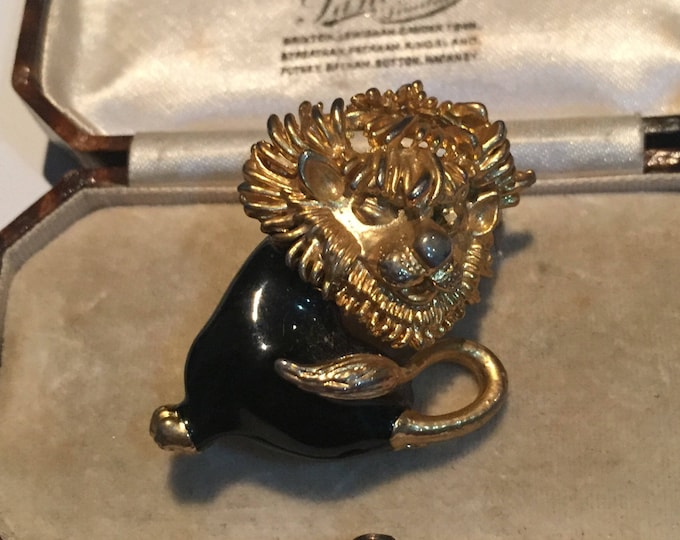 Vintage Lion brooch, Lion Brooch, Lion Jewellery, adorable piece