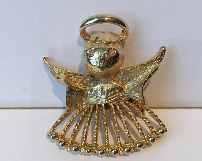 Vintage Angel brooch, Vintage Angel Brooch, Gold Cupid Pin, angel pin, Angel Jewellery, Cupid Jewellery, charming design.