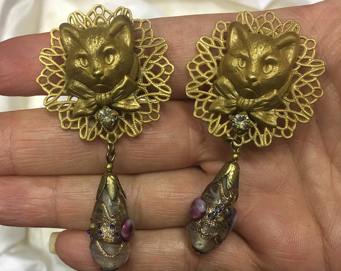 Vintage Cat earrings, Cat Earrings, Cat Jewellery, Vintage earrings, Cat Lover's dream, fantastic design.