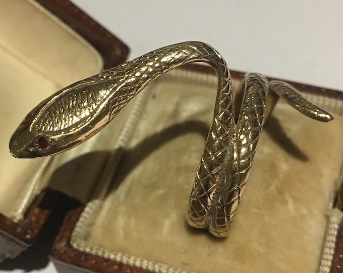 Vintage Gold Snake Ring, 9 Ct gold Snake Ring, Snake Jewellery, Snake Design Ring, exquisite statement rare piece.