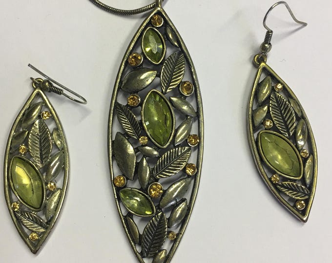Vintage necklace and earring set, fabulous rare set.