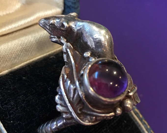 Vintage Amethyst Mouse Ring, sterling Artisan Mouse Ring, Mouse Ring, Mouse Jewellery, delightful rare collector's piece