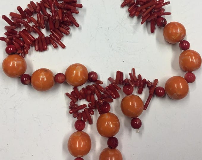 A beautiful Vintage Necklace. decorative design, rare statement piece