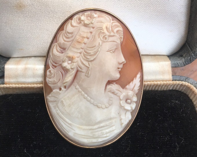 Vintage Cameo Brooch, 9 Ct Gold Cameo brooch, Cameo Pendant, Cameo jewellery, rare design piece.