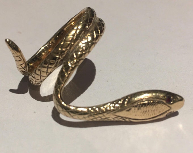 Vintage Gold Snake Ring, 9 Ct gold Snake Ring, Snake Jewellery, Snake Design Ring, exquisite statement rare piece.