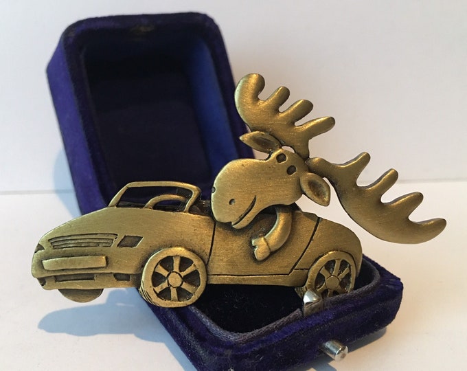 Vintage Animal brooch, Moose Brooch, Car Pin, Fun Pin, Animal Pin, Vintage Brooch, Vintage Jewellery, Christmas Brooch, divine piece