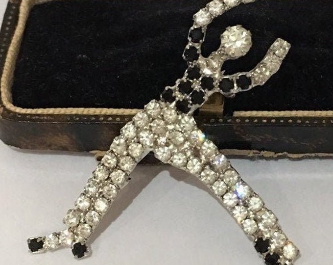 Vintage Brooch, costume brooch, Costume Jewellery, divine piece
