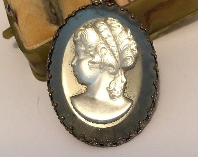 Vintage Pendant, Cool Cameo, rare