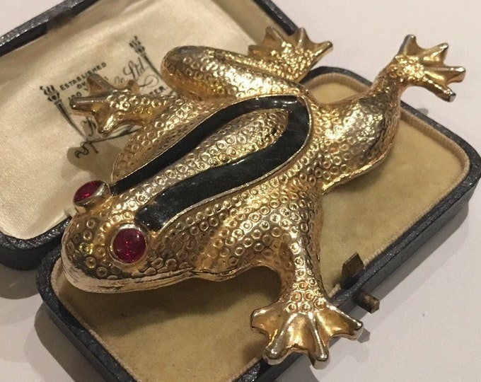 Vintage Frog Brooch, Gold Frog Brooch, Frog Jewellery, Large Frog Pin, Statement Frog, Frog Pin, Frog jewelry, fantastic statement piece.