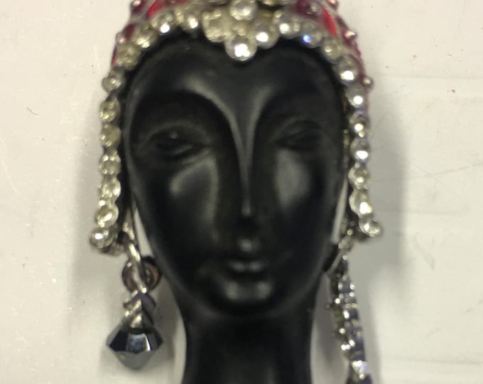 Vintage Face Brooch, Face Brooch,  Vintage face Jewellery, Face Brooch, fantastic design piece.