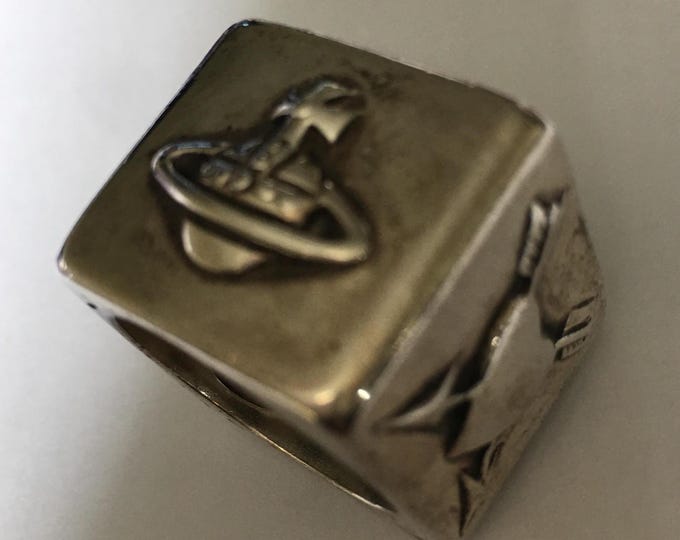 Vintage Vivienne Westwood sterling ring with breath taking craftsmanship.