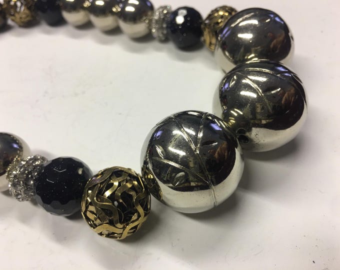 A beautiful Vintage Necklace. decorative ornate design, rare statement piece