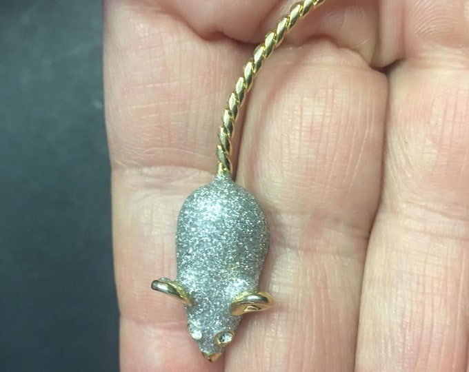 Vintage Enamel Mouse brooch, great piece