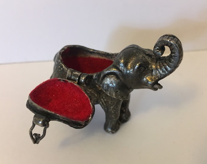 Vintage Elephant Pill Box,  Elephant Collectable, Elephant Keepsake ,  Elephant design piece, rare interesting piece.