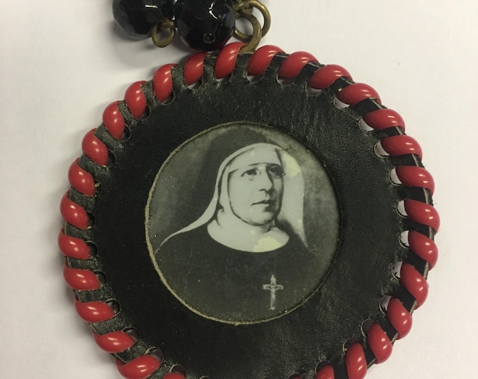 Vintage Rosary necklace, Rosary Beads, Religious Necklace, rare fabulous design