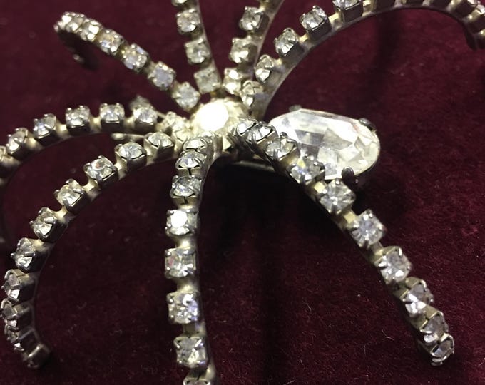 Vintage cool spider brooch. Rare design piece.