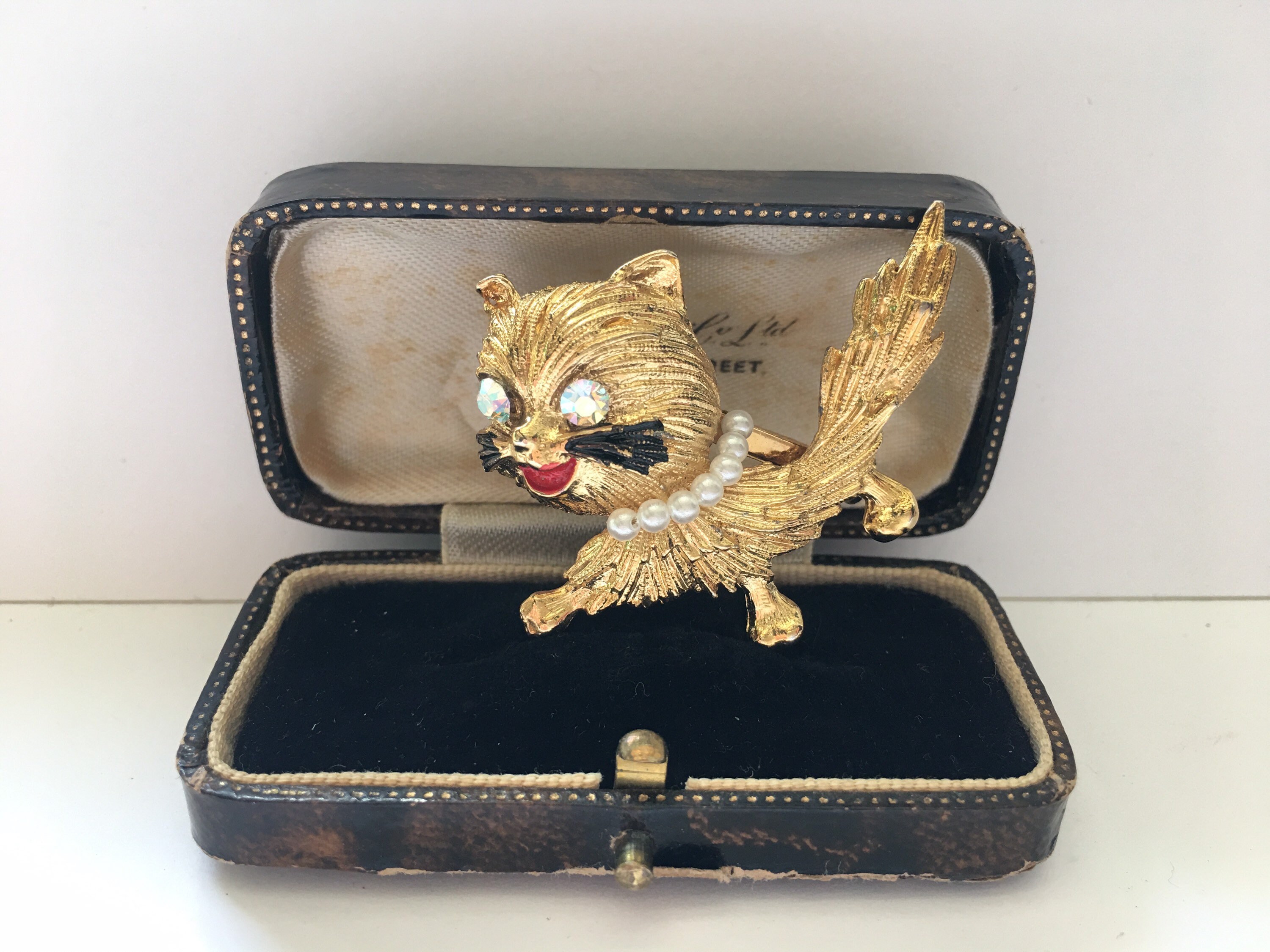 Vintage Cat Brooch, Cat brooch, Cat Jewellery, Gold Cat brooch, cat