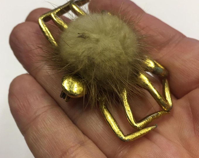 Vintage cool spider brooch. Rare design piece.