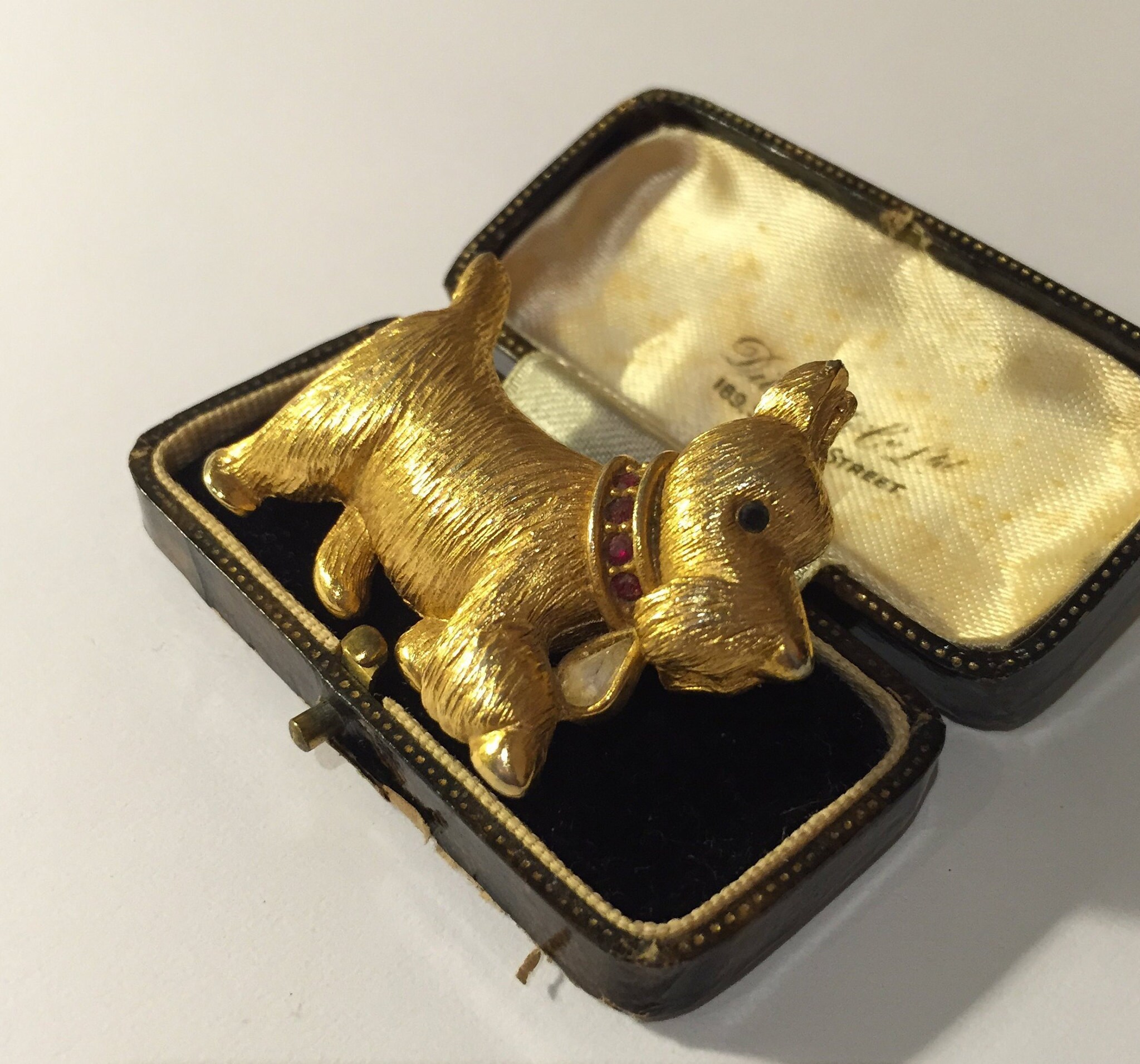 Vintage Dog Brooch, Gold Dog Brooch, Dog Pin, Vintage Dog Jewellery, Dog Brooch, fantastic piece