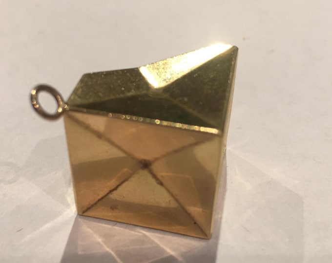 Rare 18 Ct Gold Cube pendant with geometric concave sides, dated 1985, rare collector's piece.