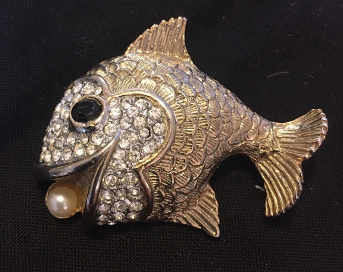 Vintage Fish brooch, fish brooch, costume fish brooch, gold fish brooch, fish pin, fish jewellery, fish design piece, fish pin, divine piece