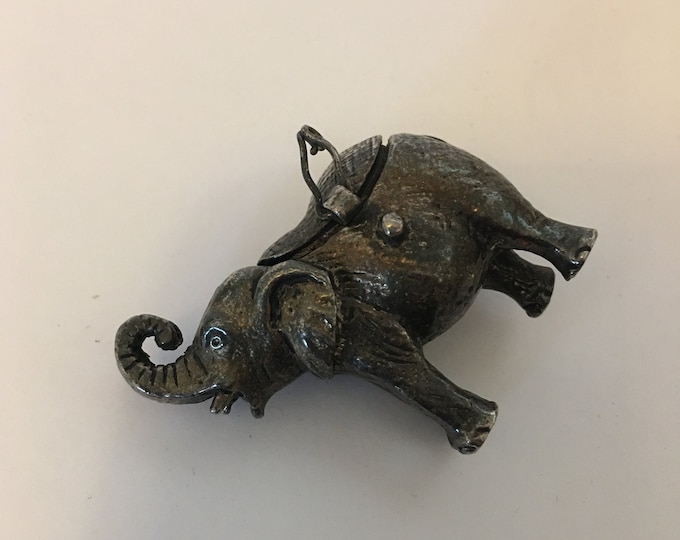 Vintage Elephant Pill Box,  Elephant Collectable, Elephant Keepsake ,  Elephant design piece, rare interesting piece.