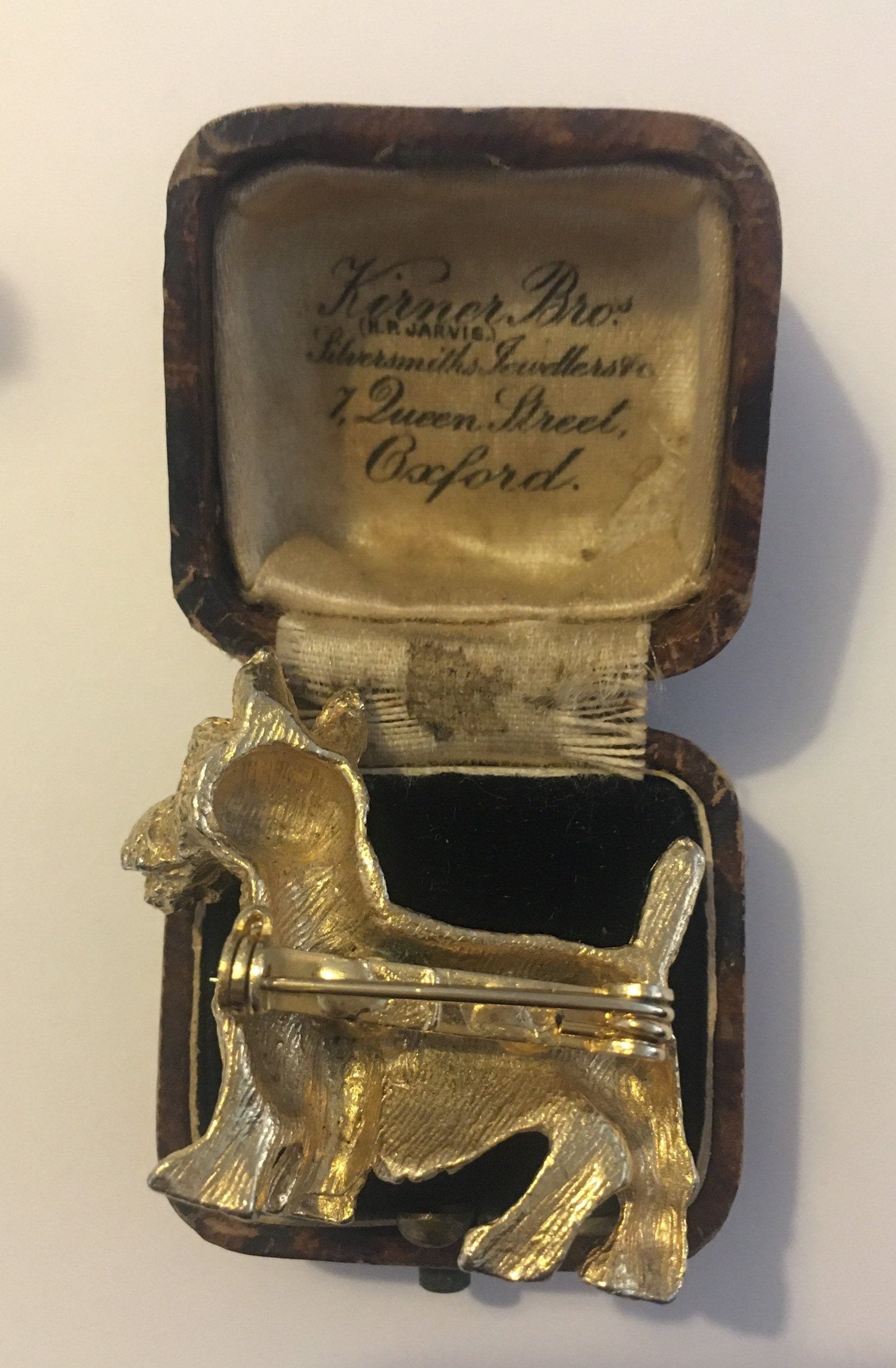 Vintage Dog Brooch, Dog Brooch, Vintage animal pin, Dog jewellery, Gold dog pin, vintage